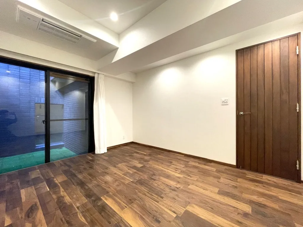 Jingumae House B1F, 1F