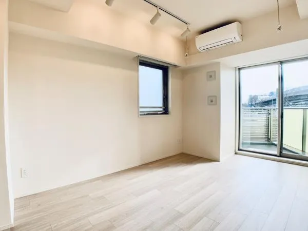 Brillia Ist Sendagaya - Interior - ["Flooring", "Floor", "Ceiling"]