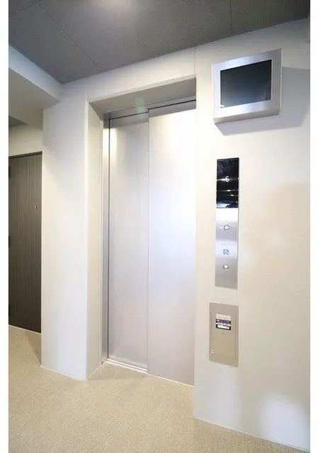 El Sereno Shinagawa Nishi-Oi - Other - ["Elevator", "Glass", "Silver"]