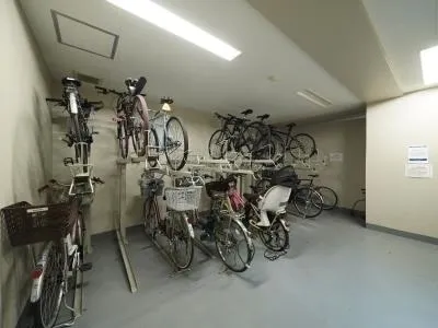 Premier Knotty Yutenji - Other - ["Ceiling", "Bicycle", "Bicycle frame"]