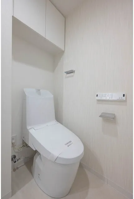 Stylio Ikegami WeLL - Interior - ["Plumbing fixture", "Toilet seat", "Flooring"]