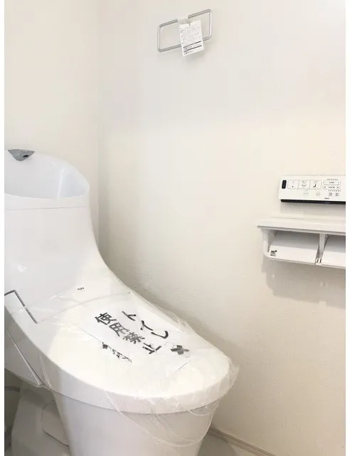 Kolet Fuchu Yotsuya #02 - Interior - ["Toilet seat", "Toilet", "Plumbing fixture"]