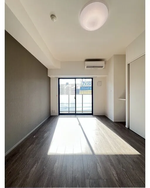 Comforia Nakakasai - Interior - ["Ceiling", "Flooring", "Floor"]