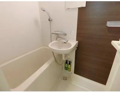 LEXE AZEST Kameido - Interior - ["Plumbing fixture", "Flooring", "Floor"]