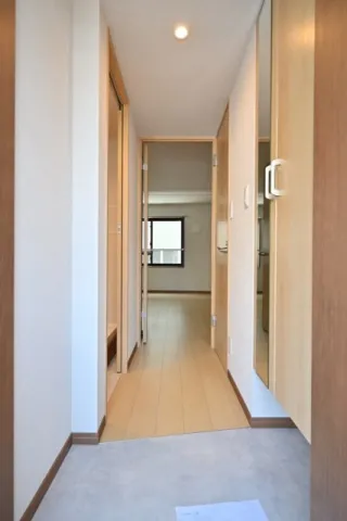 CENTRAL GARDEN RESIDENCE TOKYO - Interior - ["Flooring", "Wall", "Floor"]
