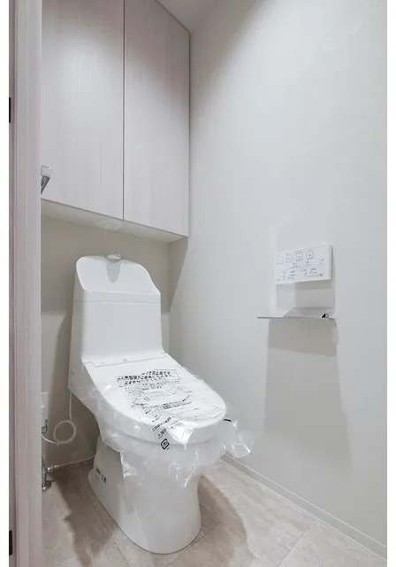 Season Flats Omorinishi - Interior - ["Toilet seat", "Flooring", "Plumbing fixture"]