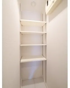 KDX Residence Azabu Sendaizaka - Interior - ["Shelving", "Flooring", "Shelf"]