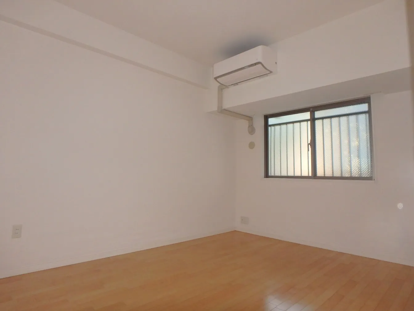 Esty Maison Toyosu Residence - Interior - ["Wood", "Flooring", "Ceiling"]