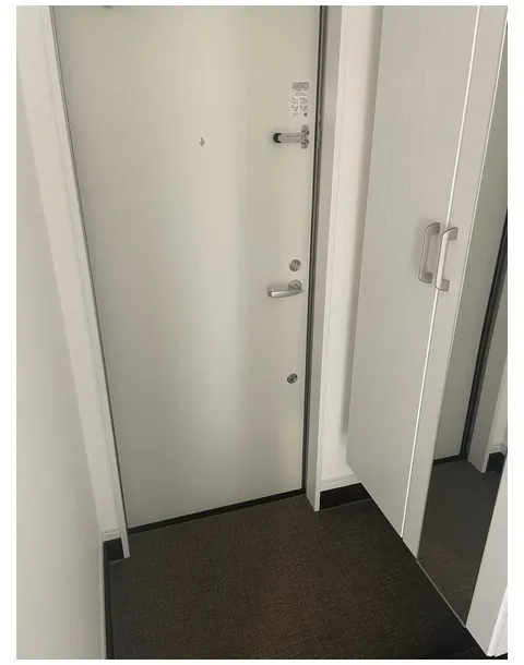 Peabody Homes Nakanosakaue - Interior - ["Floor", "Door handle", "Door"]