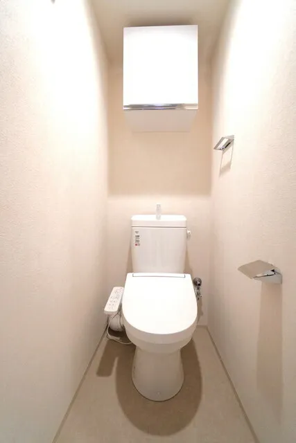 CREATIF Bunkyo Sendagi - Interior - ["Toilet seat", "Toilet", "Bathroom"]