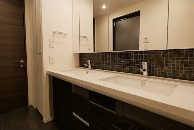 Comforia Shinjuku East Side Tower - Interior - ["Room", "Property", "Tile"]