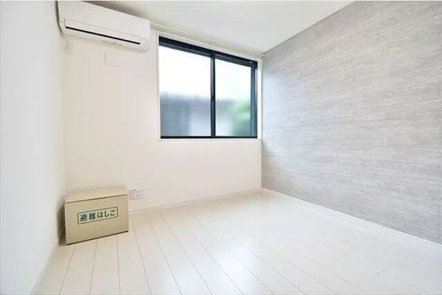 Brilliant Kanamecho - Interior - ["Property", "Window", "Rectangle"]