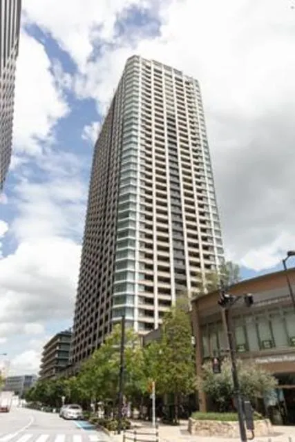 Park City Osaki The Tower - Exterior - ["Cloud", "Sky", "Building"]