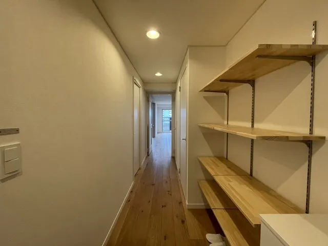 Maison Sunshine - Interior - ["Building", "Wood", "Interior design"]