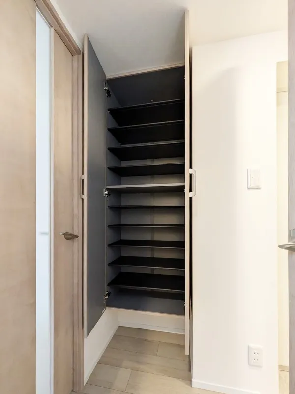 HJ Crown II - Interior - ["Flooring", "Interior design", "Wood"]