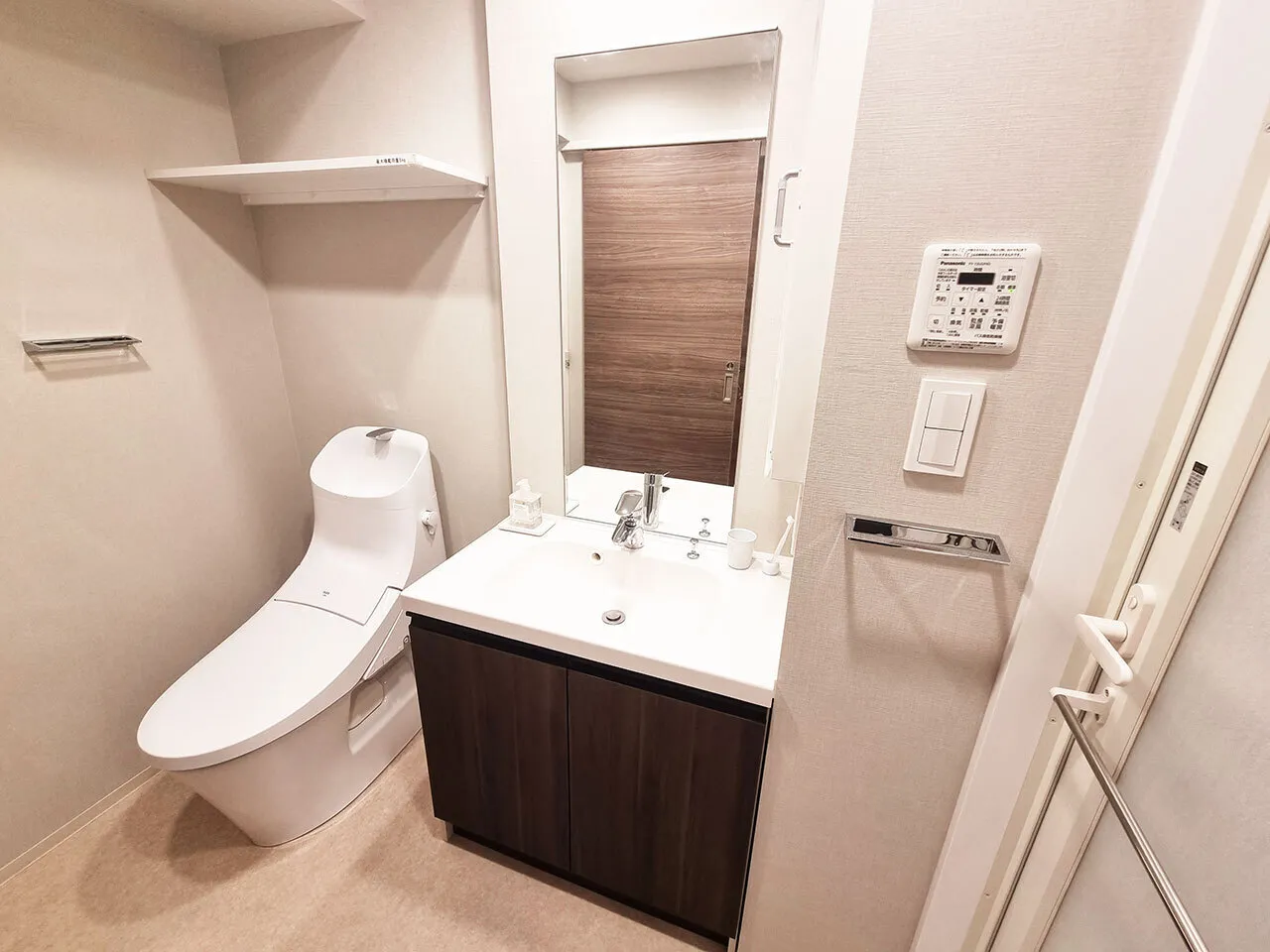 Mynavi Stay Bayside Kachidoki - Interior - ["Flooring", "Floor", "Plumbing fixture"]