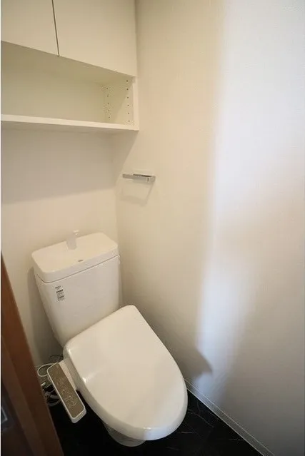 Comforia Fudomae - Interior - ["Wood", "Shelf", "Rectangle"]