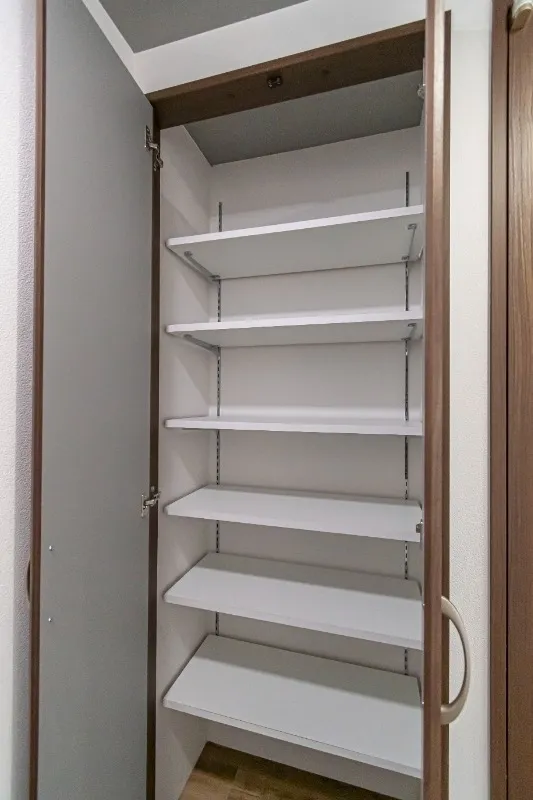 K-Suite Tokyo Toritsu Daigaku - Interior - ["Shelf", "Shelving", "Wood"]