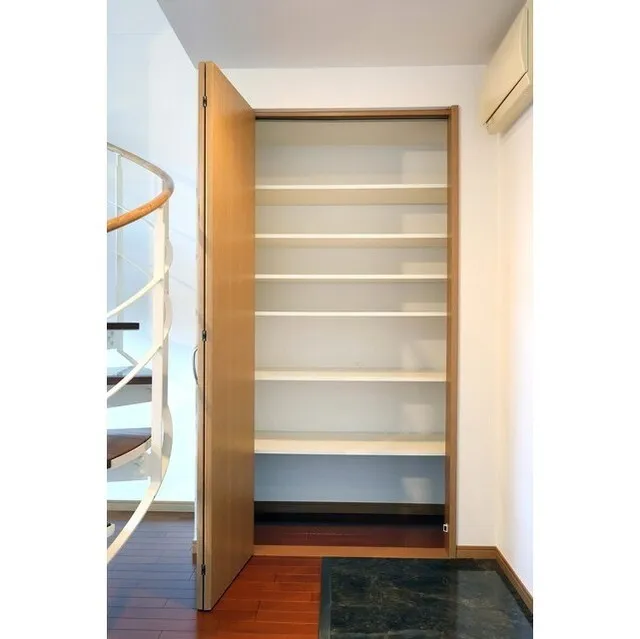 Residence Charmant Tsukishima - Interior - ["Door", "Fixture", "Wood"]