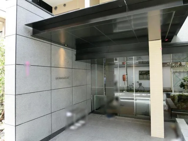 Lafonte Azabujuban - Exterior - ["Fixture", "Plant", "Floor"]