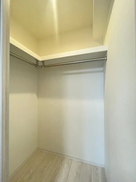 Comforia Liv Minamisunamachi East - Interior - ["Wood", "Flooring", "Floor"]