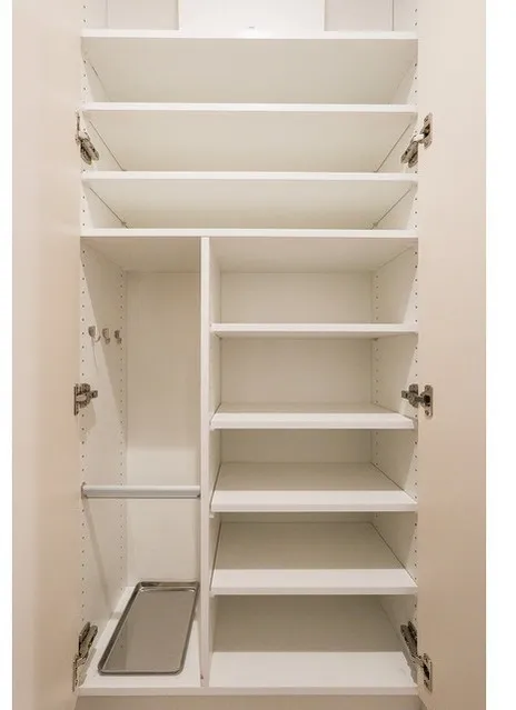 Comforia Liv Bunkyo Gokokuji - Interior - ["Cupboard", "Shelving", "Shelf"]