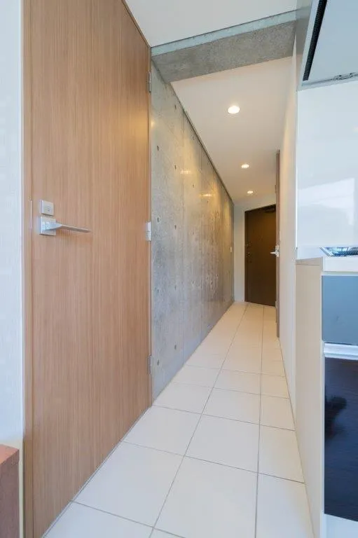 EXAM Yoga - Interior - ["Wall", "Flooring", "Wood"]