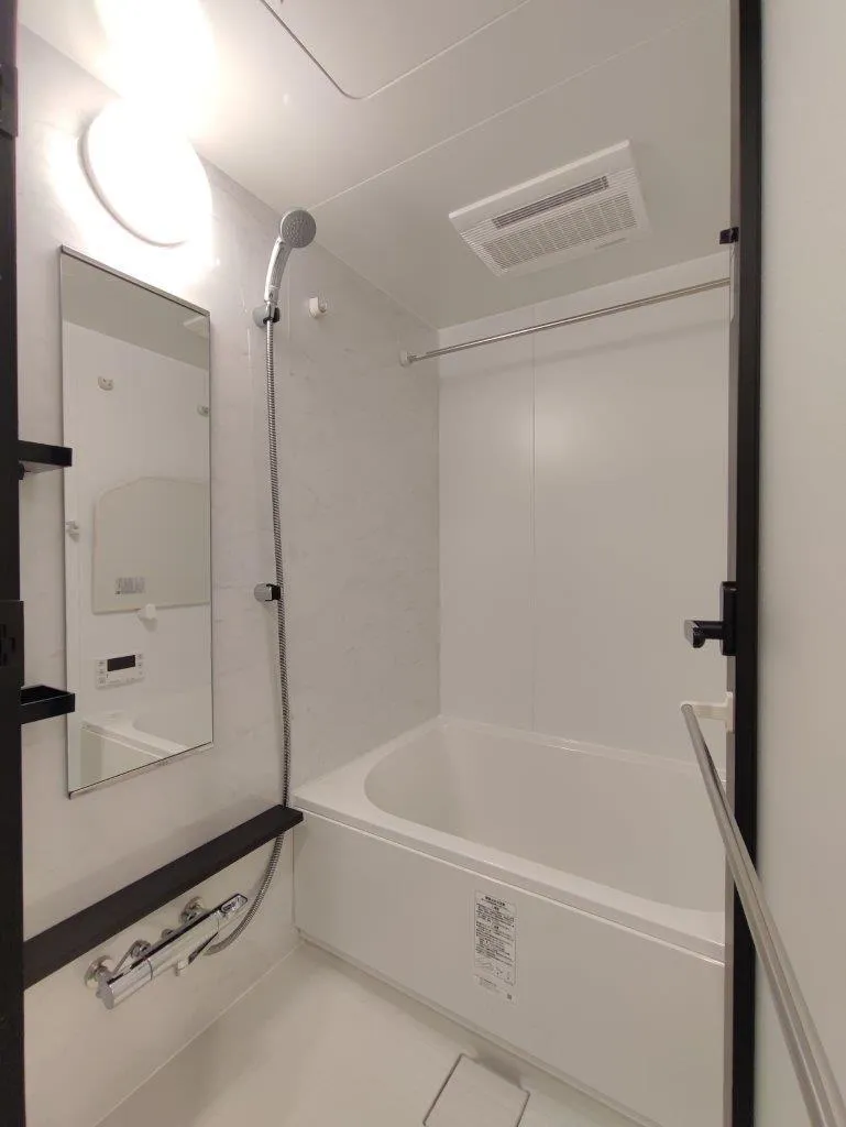 Cross Residence Takadanobaba - Interior - ["Plumbing fixture", "Bathtub", "Shower"]