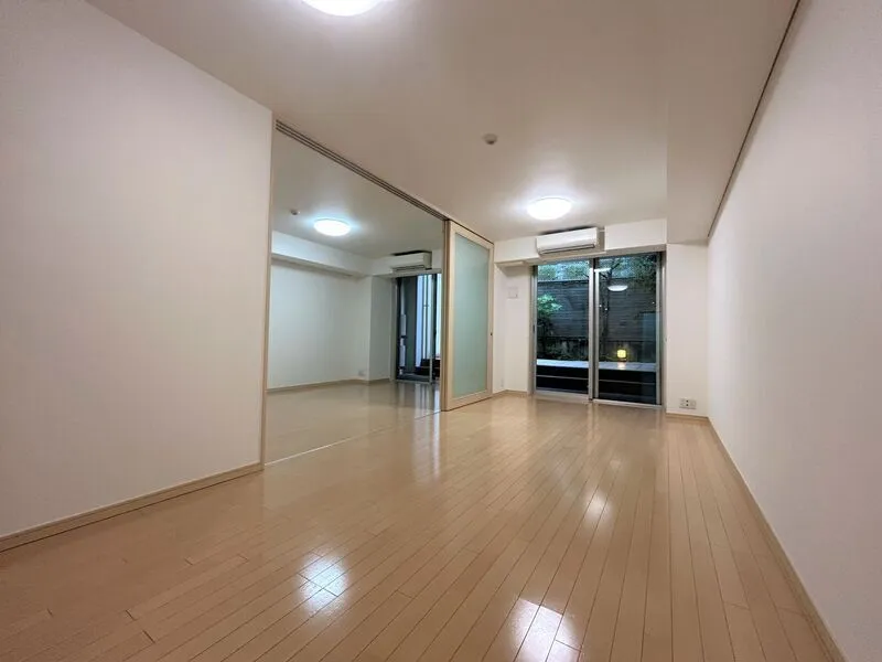 Esty Maison Shirokanedai - Interior - ["Flooring", "Floor", "Ceiling"]