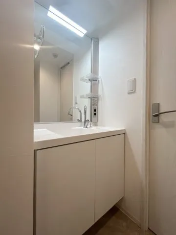 El Faro Ikejiri - Interior - ["Property", "Building", "Sink"]