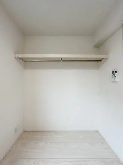 CASA GRAZIE Ikebukuro - Interior - ["Wood", "White", "Flooring"]