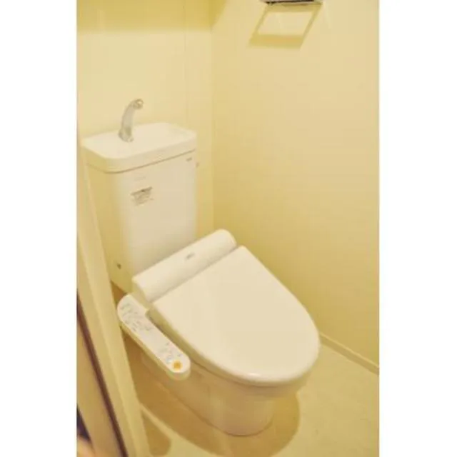 Park Axis Toyosu Canal - Interior - ["Toilet seat", "Toilet", "Bathroom sink"]