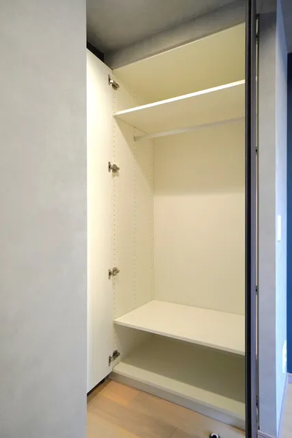 Alibio Gakugei Daigaku - Interior - ["Building", "Fixture", "Wood"]