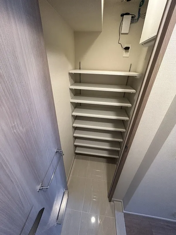 Blanchiesta Kiba - Interior - ["Wood", "Flooring", "Ceiling"]