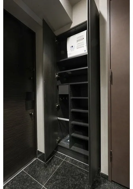 Lien Gotenyama - Interior - ["Fixture", "Door", "Building"]