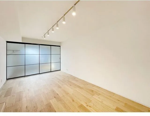 Grand Paseo Yoyogi Uehara - Interior - ["Flooring", "Wood", "Ceiling"]