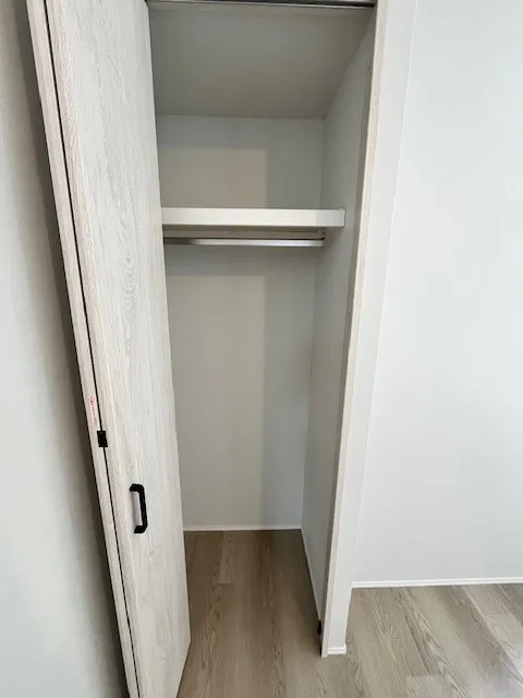 Residia Tower Kamiikebukuro (Tower Building) - Interior - ["Wood", "Flooring", "Floor"]