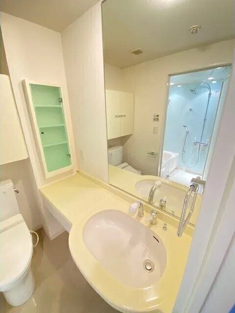 Cozy Court Nakameguro - Interior - ["Mirror", "Tap", "Plumbing fixture"]