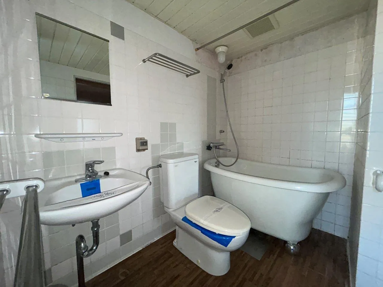 Aikawa Residence - Interior - ["Bathroom", "Plumbing fixture", "Bathroom Sink"]
