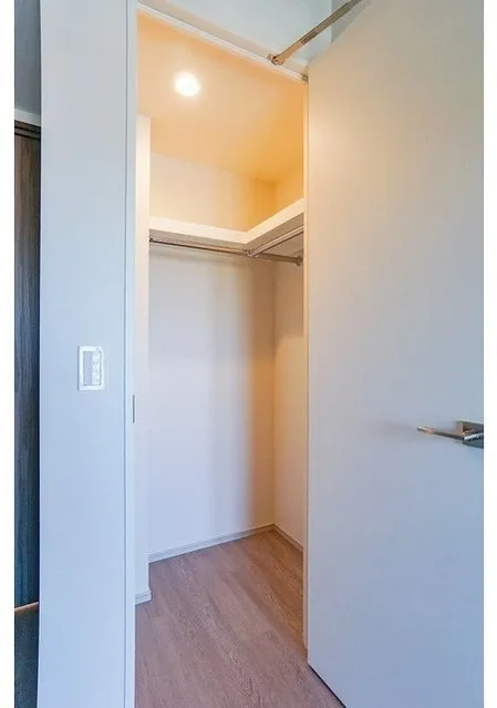 Due Kameido - Interior - ["Flooring", "Wood", "Floor"]