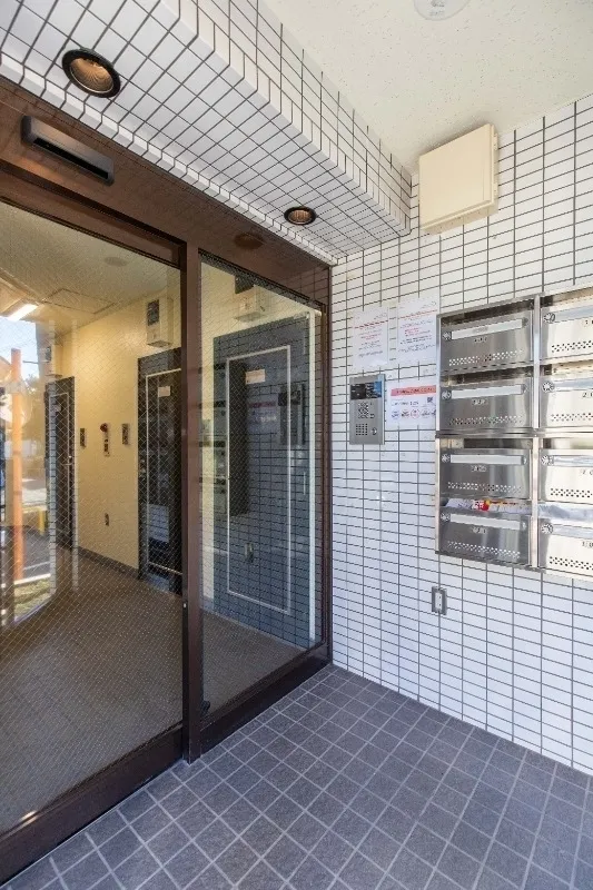 Tokyo Toritsu Daigaku Pare Hills - Exterior - ["Door", "Apartment", "Composite material"]