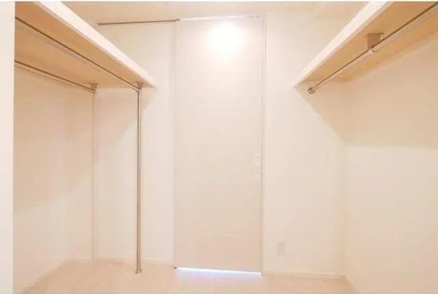 Comforia Shinjuku East Side Tower - Interior - ["Wood", "Flooring", "Ceiling"]