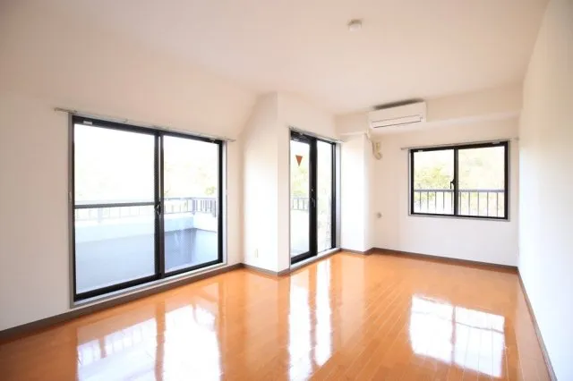 Lions Mansion Omori Honcho No. 3 - Interior - ["Apartment", "Flooring", "Floor"]