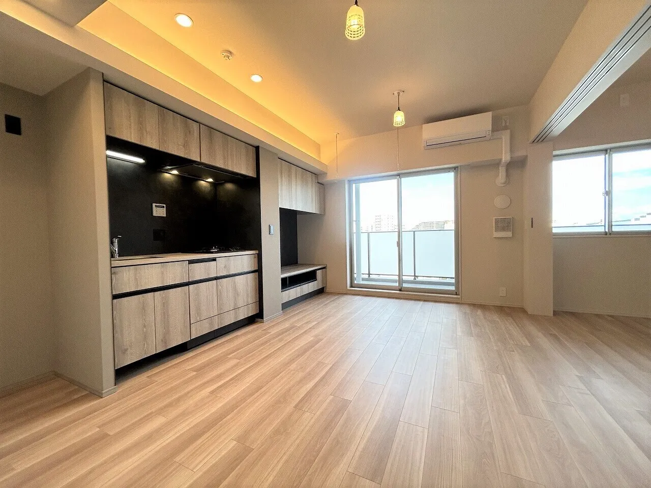 Blanchiesta Kiba - Interior - ["Flooring", "Wood flooring", "Wood"]