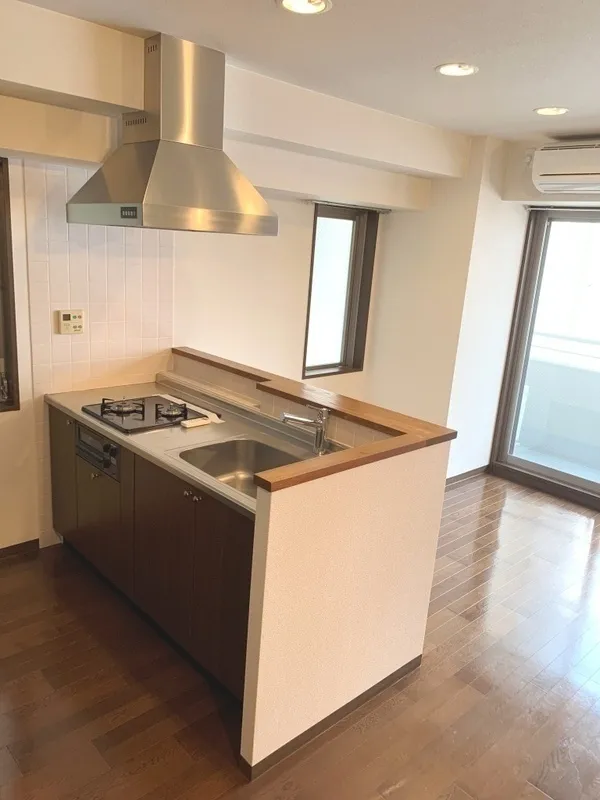 Shiba Park Apartment - Interior - ["Wood", "Interior design", "Flooring"]