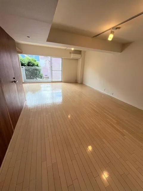 Residia Kita Shinjuku - Interior - ["Building", "Wood", "Fixture"]