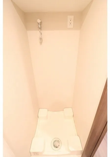 Well Square Komagome - Interior - ["Fixture", "Floor", "Material property"]