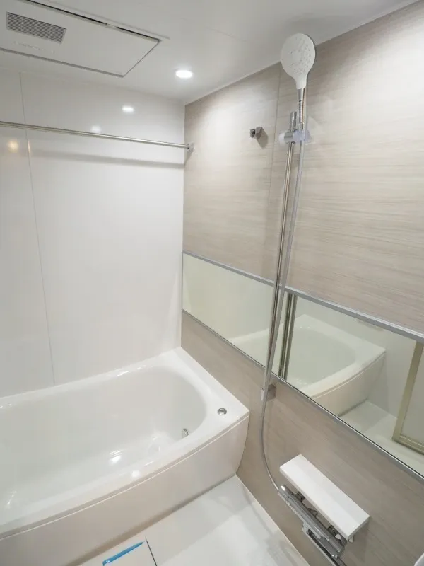 Residia Tower Kamiikebukuro (Tower Building) - Interior - ["Plumbing fixture", "Bathroom", "Bathtub"]