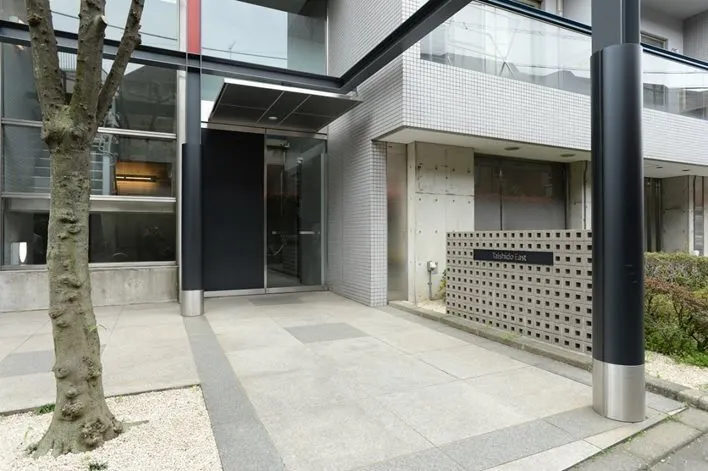 Taishido East - Exterior - ["Building", "Architecture", "Road surface"]