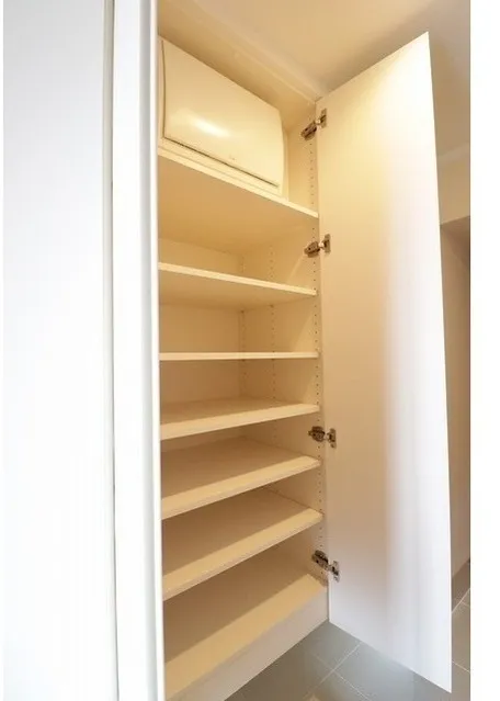 KDX Residence Hatchobori - Interior - ["Wood", "Flooring", "Floor"]
